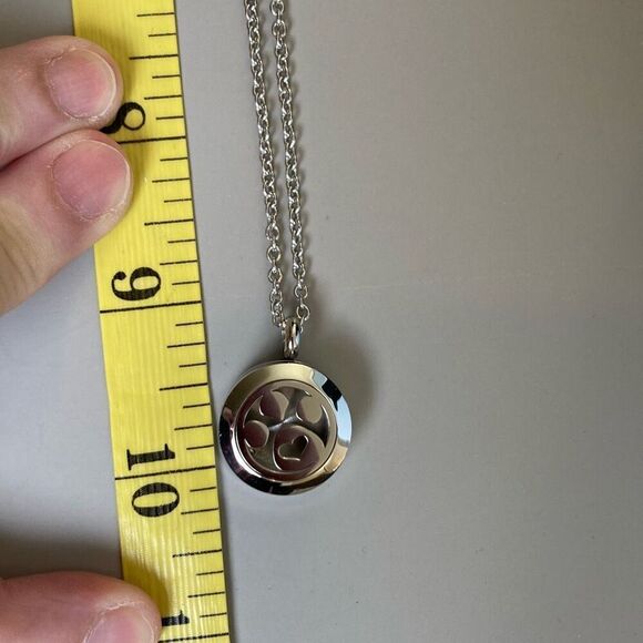 MiaLisa‎ Paw Print Oils Locket with Oils Pads NWT - Picture 6 of 6